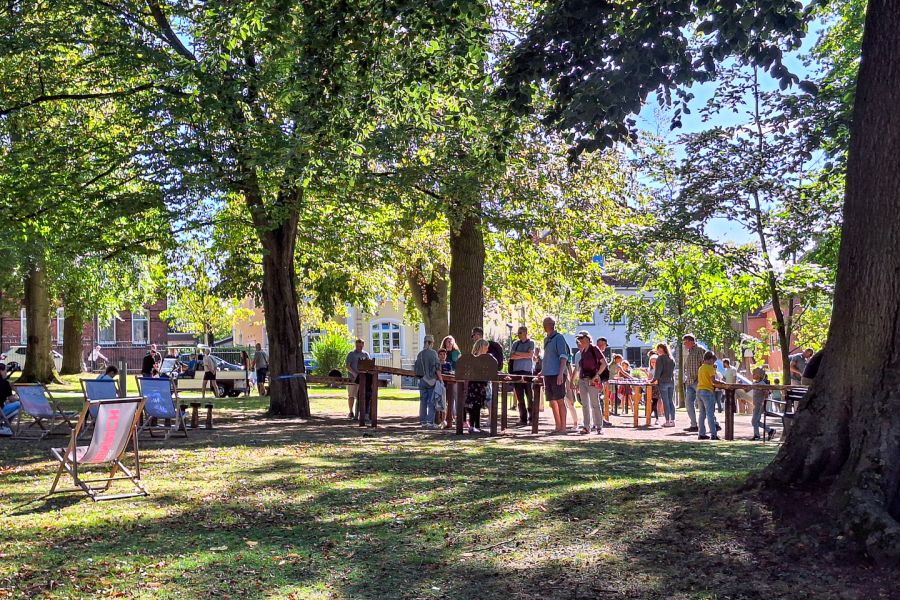 Viele Besucher im Kurpark