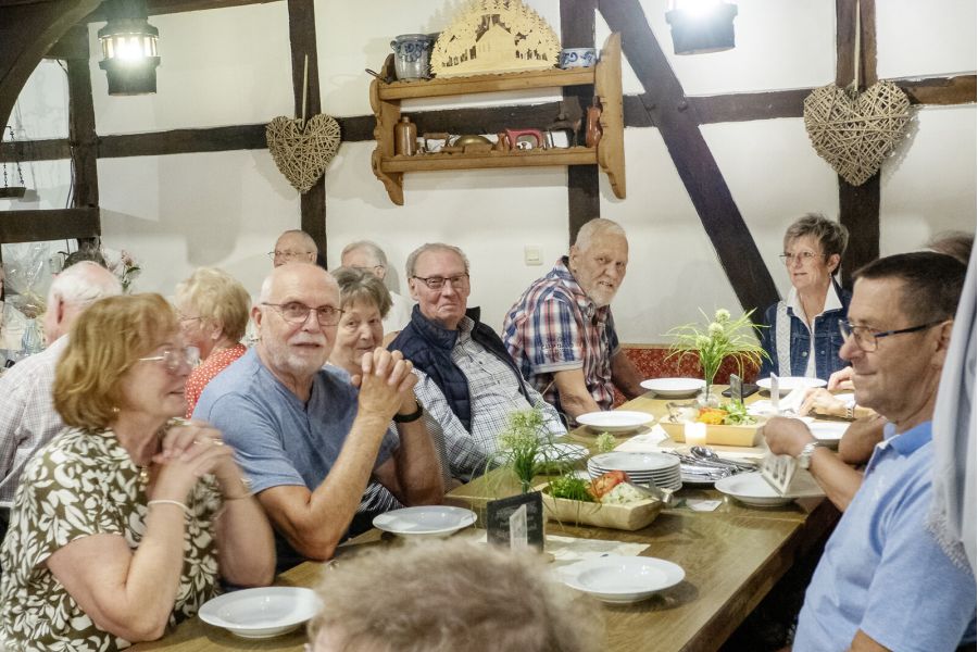 Ein gemeinsames, leckeres Essen zum Abschluss einer schönen Bustour nach Höxter.